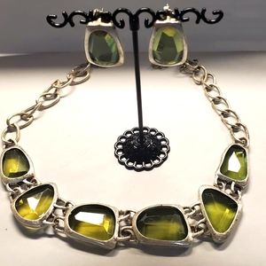 Avon Marked MN Silver Tone Green/Blue Faceted Lucite Bib Necklace